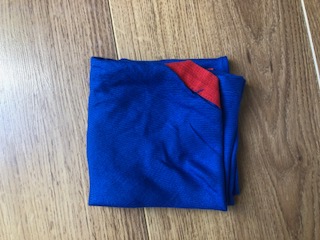 Bleu à liseret rouge